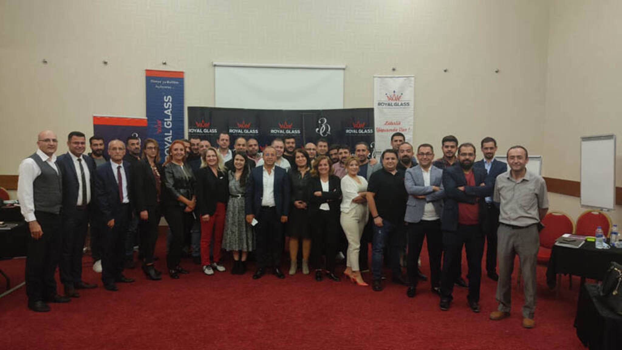 Royal Glass; Değişen Dünyanın, Sürekli Gelişen Lideri